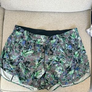 Lululemon Track That Mid Rise Short Size 16